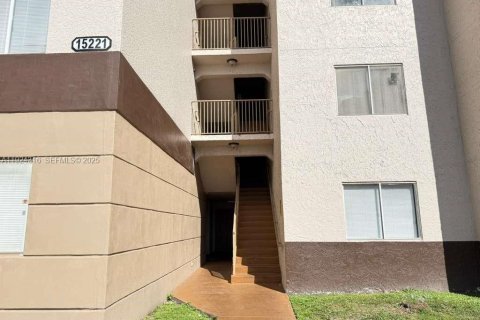 Copropriété à louer à Miami, Floride: 2 chambres, 82.4 m2 № 1982829 - photo 25