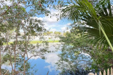 Copropriété à louer à Miami, Floride: 2 chambres, 82.4 m2 № 1982829 - photo 22