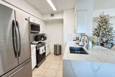 Copropriété à louer à Miami, Floride: 2 chambres, 82.4 m2 № 1982829 - photo 12