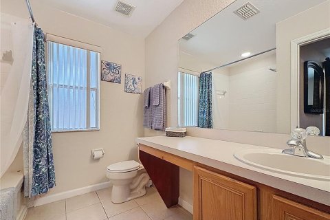 Townhouse in Davenport, Florida 4 bedrooms, 138.61 sq.m. № 2224632 - photo 15