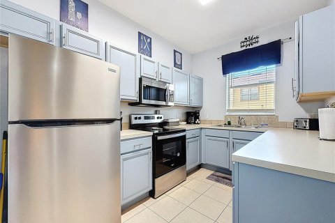 Townhouse in Davenport, Florida 4 bedrooms, 138.61 sq.m. № 2224632 - photo 13