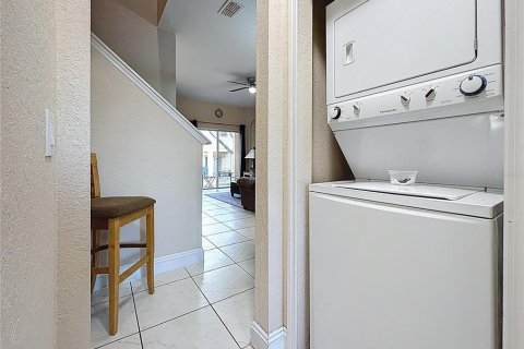 Townhouse in Davenport, Florida 4 bedrooms, 138.61 sq.m. № 2224632 - photo 6