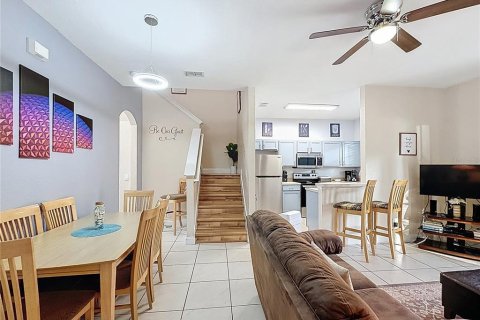 Townhouse in Davenport, Florida 4 bedrooms, 138.61 sq.m. № 2224632 - photo 10