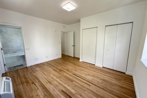 Снять в аренду квартиру в Майами-Бич, Флорида 2 спальни, 71.16м2, № 1850354 - фото 10