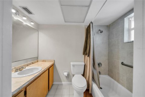 Commercial property in Cape Coral, Florida 243.78 sq.m. № 2102459 - photo 17