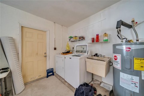 Commercial property in Cape Coral, Florida 243.78 sq.m. № 2102459 - photo 23