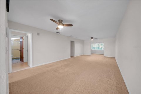 Commercial property in Cape Coral, Florida 243.78 sq.m. № 2102459 - photo 10