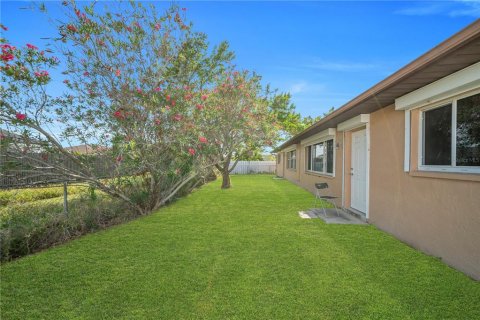 Commercial property in Cape Coral, Florida 243.78 sq.m. № 2102459 - photo 24