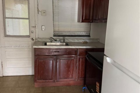 Villa ou maison à louer à North Miami, Floride: 2 chambres, 149.57 m2 № 2397561 - photo 7