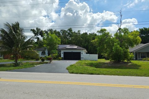 Casa en alquiler en Port St. Lucie, Florida, 4 dormitorios, 183.39 m2 № 2083647 - foto 3