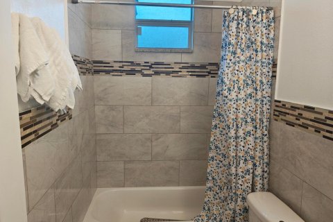 Casa en alquiler en Port St. Lucie, Florida, 4 dormitorios, 183.39 m2 № 2083647 - foto 6