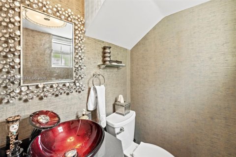 Villa ou maison à vendre à Miami, Floride: 5 chambres, 315.96 m2 № 1998559 - photo 15