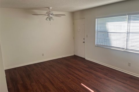 Apartamento en alquiler en Saint Pete Beach, Florida, 2 dormitorios, 69.68 m2 № 1899700 - foto 4
