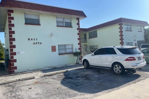 Apartamento en alquiler en Saint Pete Beach, Florida, 2 dormitorios, 69.68 m2 № 1899700 - foto 1