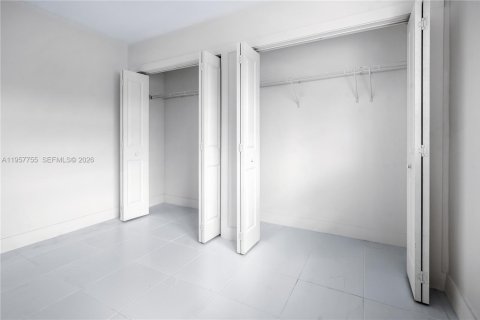 Appartement à louer à Miami, Floride: 1 chambre, 3019.88 m2 № 2023726 - photo 11