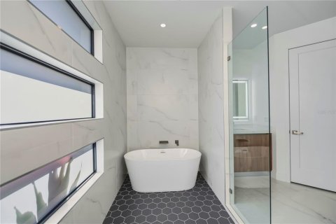 Casa en venta en Port Charlotte, Florida, 4 dormitorios, 227.24 m2 № 2100213 - foto 21