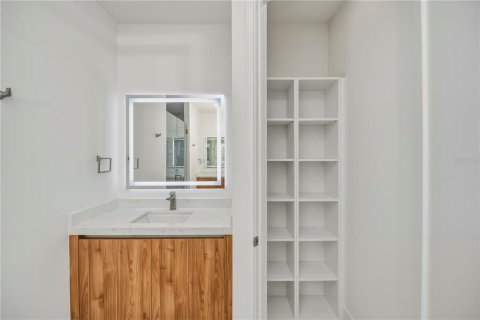 Casa en venta en Port Charlotte, Florida, 4 dormitorios, 227.24 m2 № 2100213 - foto 28
