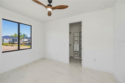 Casa en venta en Port Charlotte, Florida, 4 dormitorios, 227.24 m2 № 2100213 - foto 26