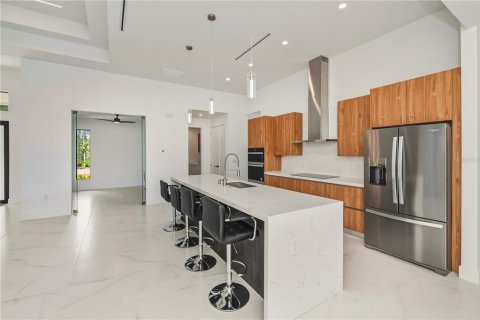 Casa en venta en Port Charlotte, Florida, 4 dormitorios, 227.24 m2 № 2100213 - foto 12