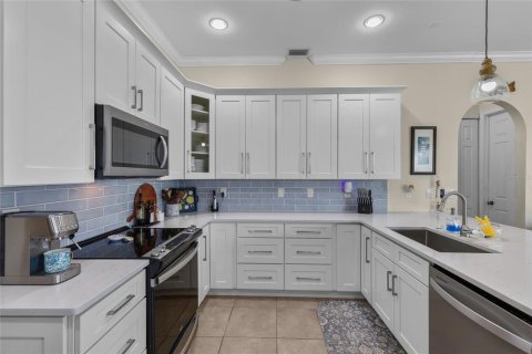Villa ou maison à vendre à Cape Coral, Floride: 3 chambres, 214.33 m2 № 2423621 - photo 5