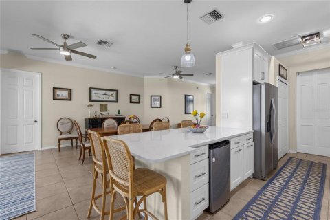 Villa ou maison à vendre à Cape Coral, Floride: 3 chambres, 214.33 m2 № 2423621 - photo 6