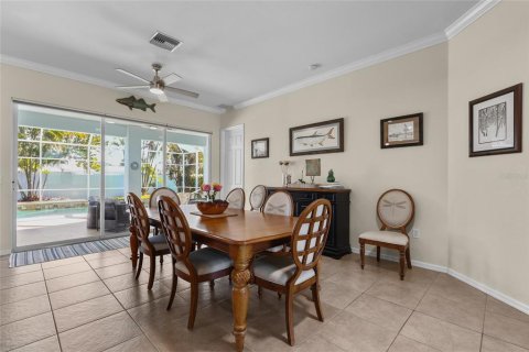 Villa ou maison à vendre à Cape Coral, Floride: 3 chambres, 214.33 m2 № 2423621 - photo 8