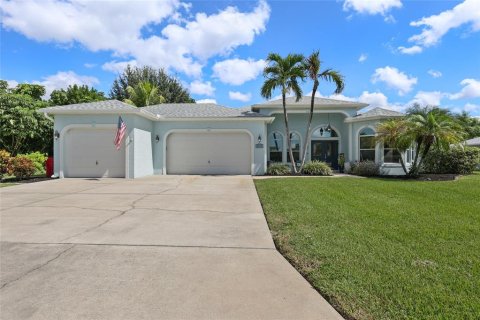 Villa ou maison à Cape Coral, Floride 3 chambres, 214.33 m2 № 2423621