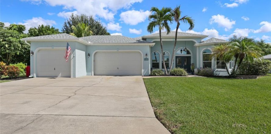 Villa ou maison à Cape Coral, Floride 3 chambres, 214.33 m2 № 2423621