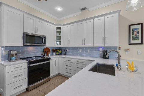 Villa ou maison à vendre à Cape Coral, Floride: 3 chambres, 214.33 m2 № 2423621 - photo 23