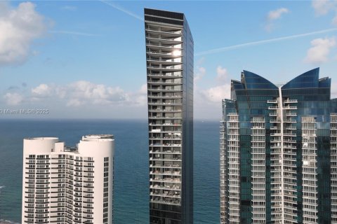 Copropriété à vendre à Sunny Isles Beach, Floride: 2 chambres, 189.71 m2 № 1962575 - photo 1