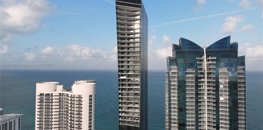 Condo à Sunny Isles Beach, Floride, 2 chambres  № 1962575
