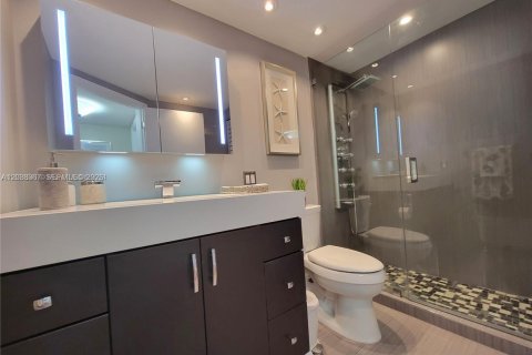 Condominio en alquiler en Hallandale Beach, Florida, 2 dormitorios, 115.94 m2 № 2088211 - foto 12