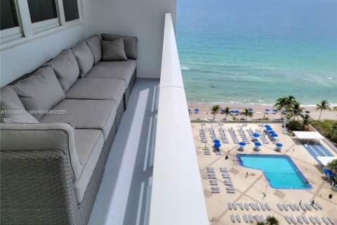 Condominio en alquiler en Hallandale Beach, Florida, 2 dormitorios, 115.94 m2 № 2088211 - foto 18