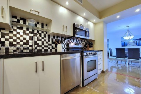 Condominio en alquiler en Hallandale Beach, Florida, 2 dormitorios, 115.94 m2 № 2088211 - foto 5
