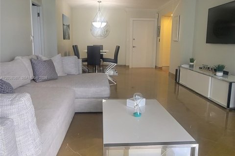Condominio en alquiler en Hallandale Beach, Florida, 2 dormitorios, 115.94 m2 № 2088211 - foto 8