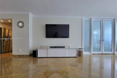 Condominio en alquiler en Hallandale Beach, Florida, 2 dormitorios, 115.94 m2 № 2088211 - foto 9