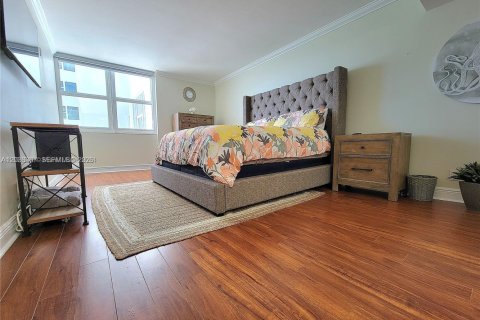 Condominio en alquiler en Hallandale Beach, Florida, 2 dormitorios, 115.94 m2 № 2088211 - foto 11