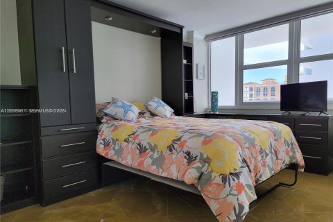 Condominio en alquiler en Hallandale Beach, Florida, 2 dormitorios, 115.94 m2 № 2088211 - foto 15