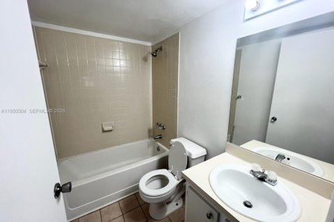 Снять в аренду кондоминиум в Пемброк-Пайнс, Флорида 2 спальни, 94.39м2, № 2005863 - фото 3