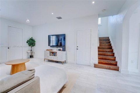 Купить таунхаус в Майами, Флорида 3 спальни, 163.32м2, № 1983917 - фото 8