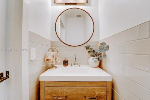 Купить таунхаус в Майами, Флорида 3 спальни, 163.32м2, № 1983917 - фото 11