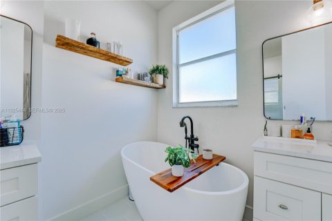 Купить таунхаус в Майами, Флорида 3 спальни, 163.32м2, № 1983917 - фото 25