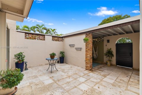 Townhouse in Miami Lakes, Florida 3 bedrooms, 162.21 sq.m. № 2246135 - photo 13