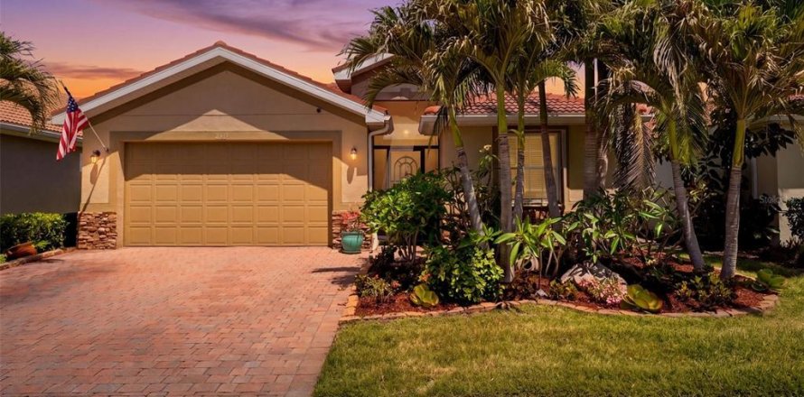 House in Venice, Florida 3 bedrooms, 184.32 sq.m. № 2151778