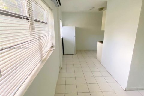 Appartement à louer à Hollywood, Floride: 60.39 m2 № 1922739 - photo 7