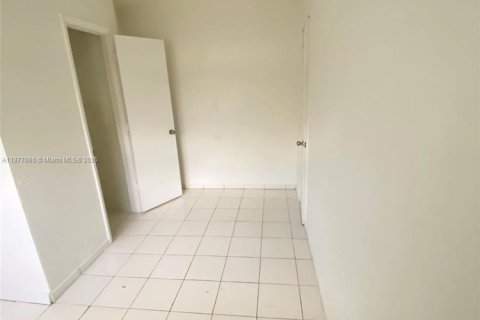 Appartement à louer à Hollywood, Floride: 60.39 m2 № 1922739 - photo 12