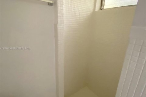 Appartement à louer à Hollywood, Floride: 60.39 m2 № 1922739 - photo 10