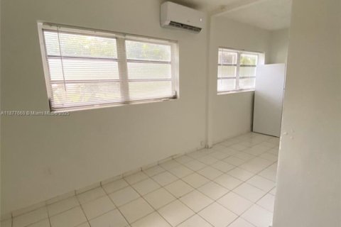 Appartement à louer à Hollywood, Floride: 60.39 m2 № 1922739 - photo 4