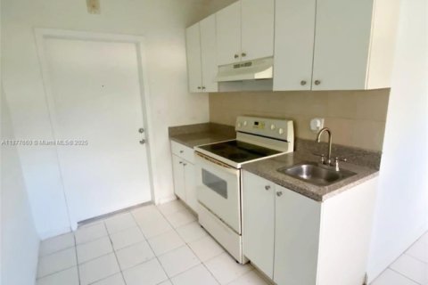 Appartement à louer à Hollywood, Floride: 60.39 m2 № 1922739 - photo 8