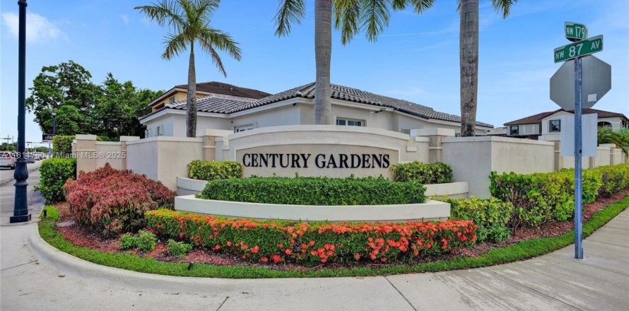 Casa en Miami, Florida 4 dormitorios, 267.37 m2 № 1758507